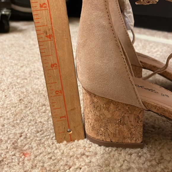 Block cork heel suede sandals in nude - Picture 3 of 5